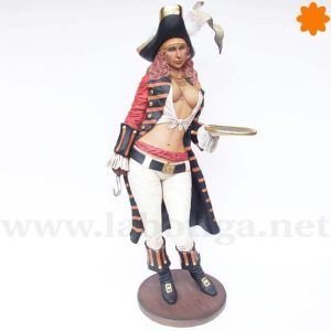 Figura de una camarera pirata con bandeja – Tamaño Real