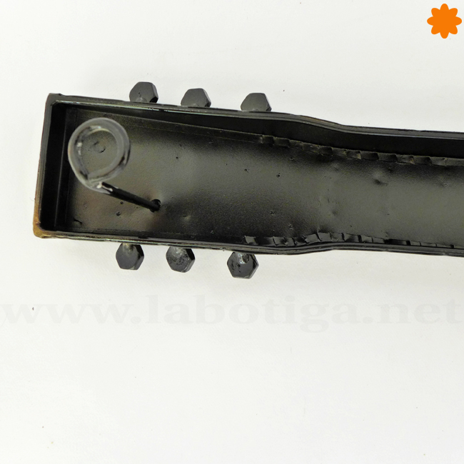 Clásica guitarra española para decorar y colgar en la pared - Imagen 4