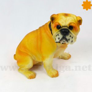 Figura de perro de la raza Pug en proporciones reales