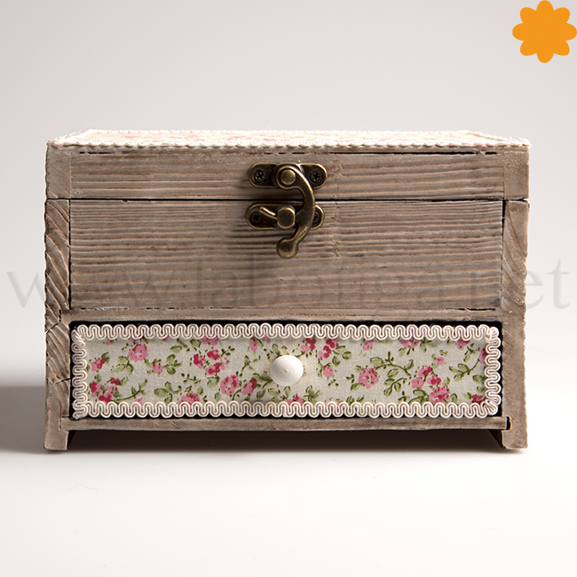 Joyero caja rústica decorada con flores estilo vintage