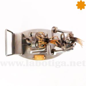 Graciosa Figura Metálica de Peluquera Poniendo Permanente